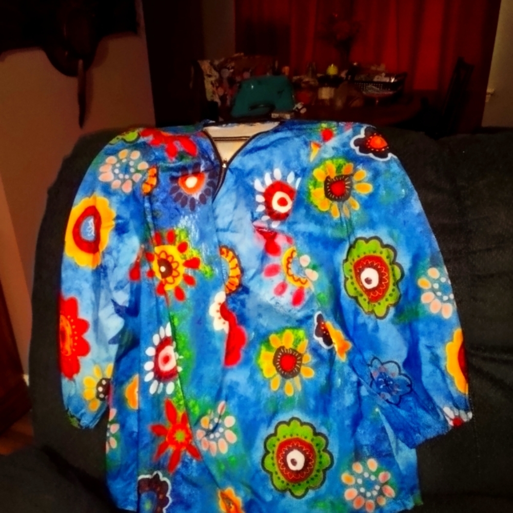 Women's shirt